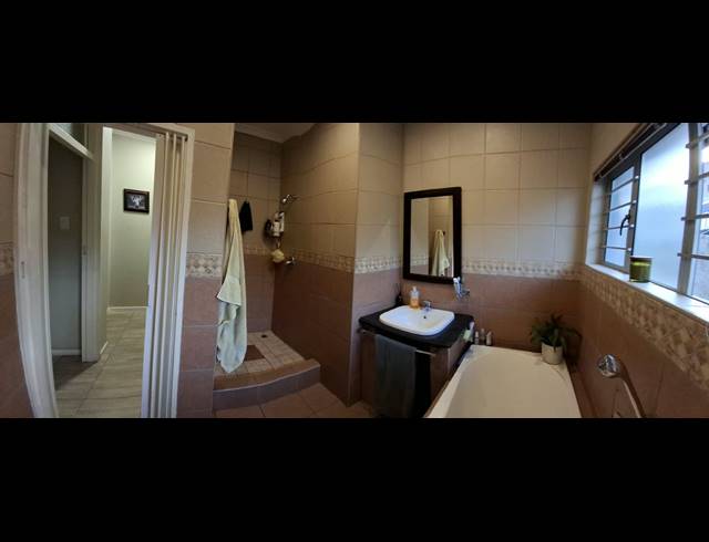 3 BEDROOM FREEHOLD FOR SALE IN HILLARY